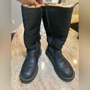 UGG S/N 5490 Women’s Brooks Leather, Shearling Black Tall Pull On Boots Size 7